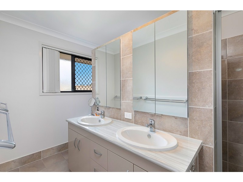 41 Lancaster Circuit, Redland Bay QLD 4165
