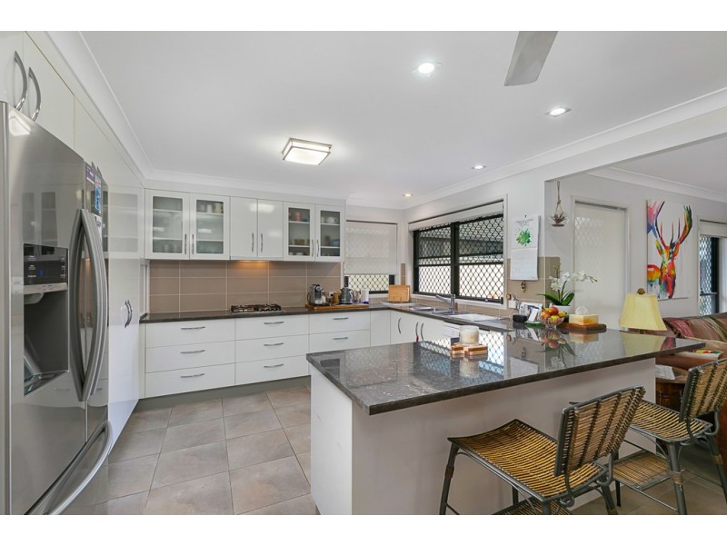 41 Lancaster Circuit, Redland Bay QLD 4165