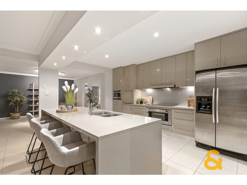 13 Seahaven Court, Raby Bay QLD 4163