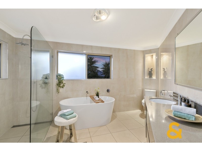 13 Seahaven Court, Raby Bay QLD 4163