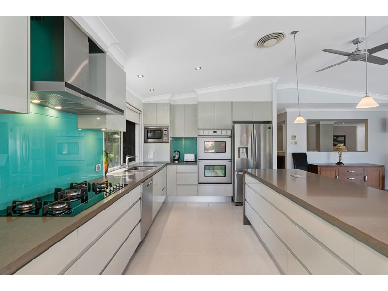 8 Boom Court, Birkdale QLD 4159