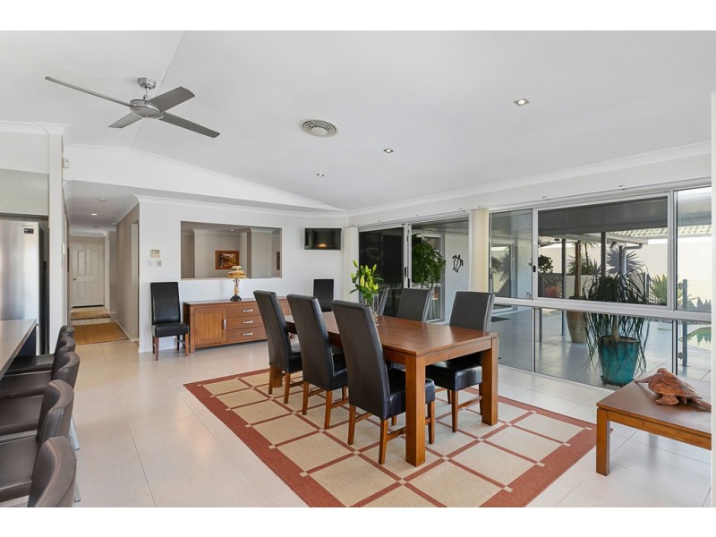 8 Boom Court, Birkdale QLD 4159