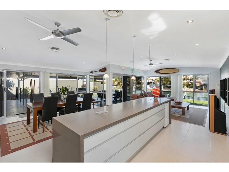 8 Boom Court, Birkdale QLD 4159