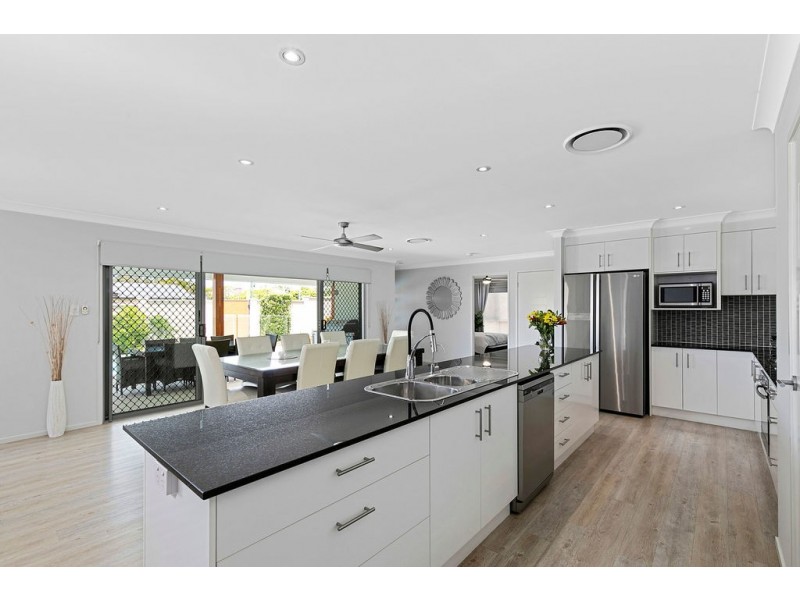 41 Parkgrove Street, Birkdale QLD 4159