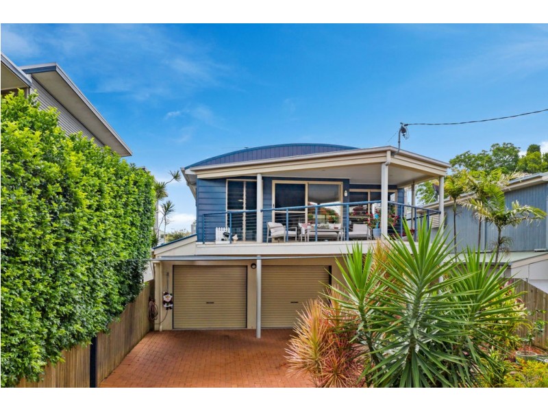 11 Broadwater Terrace, Redland Bay QLD 4165