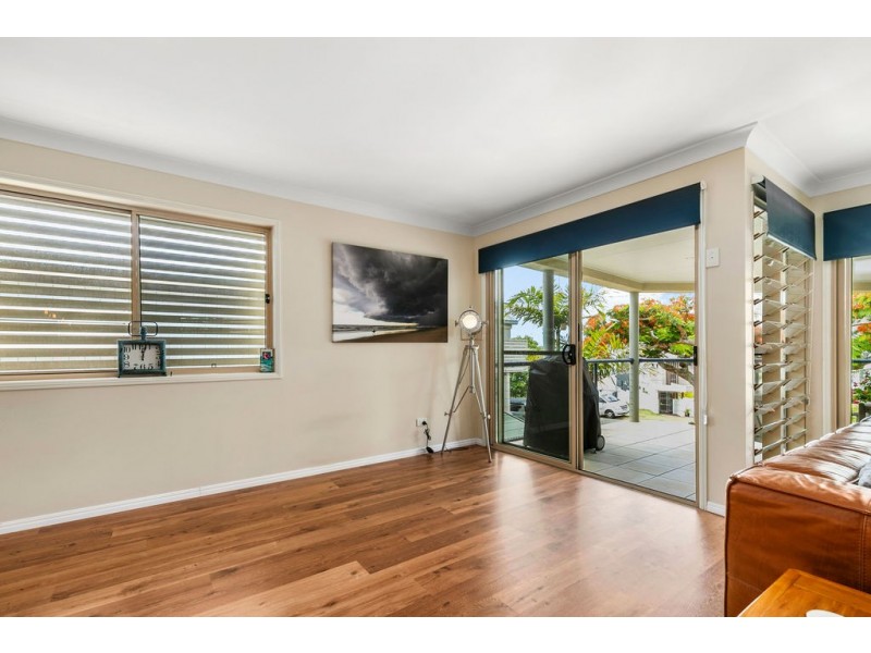 11 Broadwater Terrace, Redland Bay QLD 4165