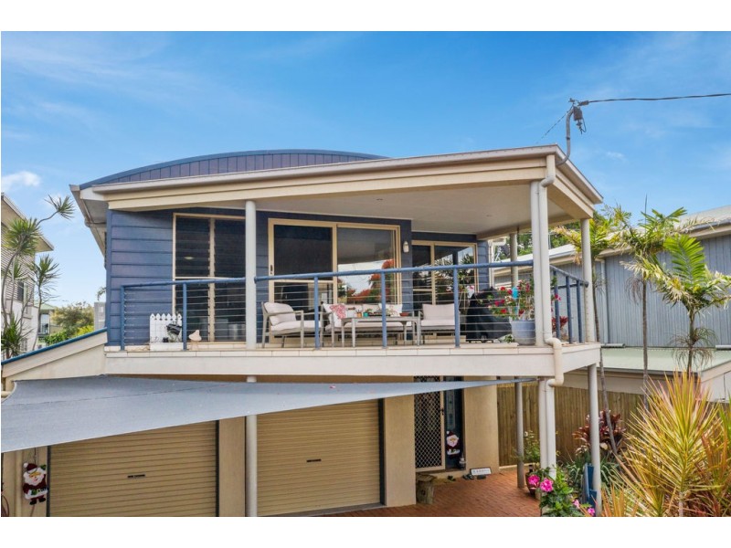 11 Broadwater Terrace, Redland Bay QLD 4165