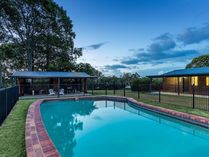 98 Kingfisher Road, Mount Cotton QLD 4165