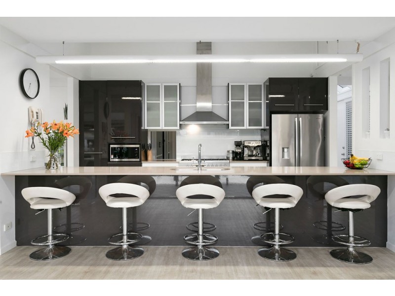 5 Captains Court, Raby Bay QLD 4163