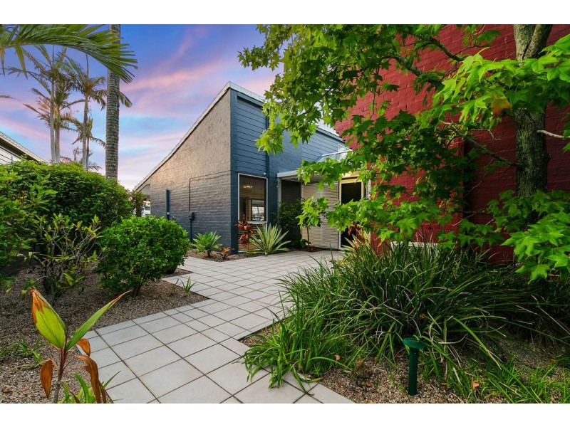 5 Captains Court, Raby Bay QLD 4163