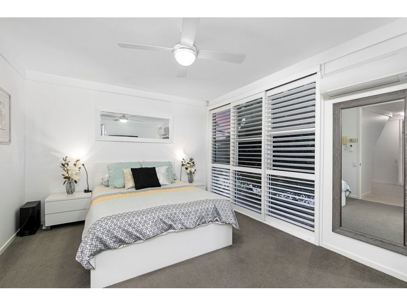 5 Captains Court, Raby Bay QLD 4163