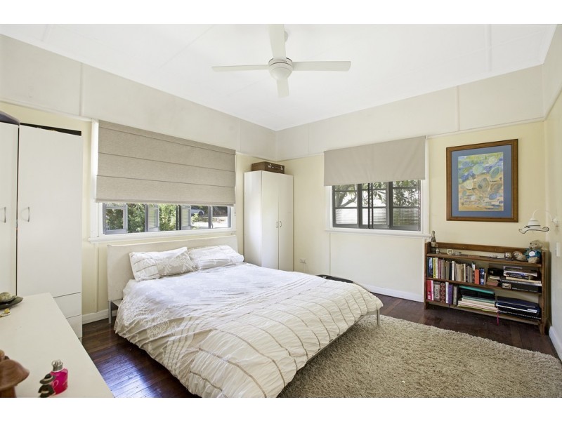 146 Shore Street North, Cleveland QLD 4163