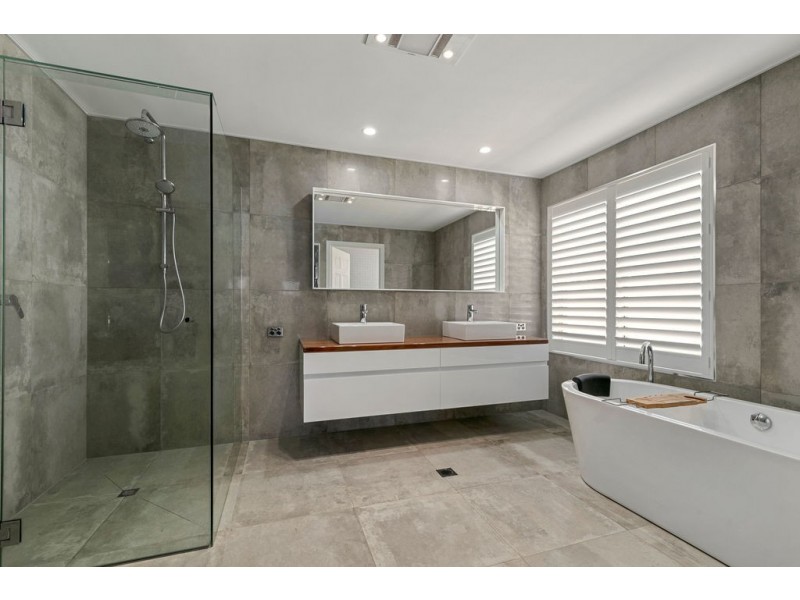 51 Dorsal Drive, Birkdale QLD 4159