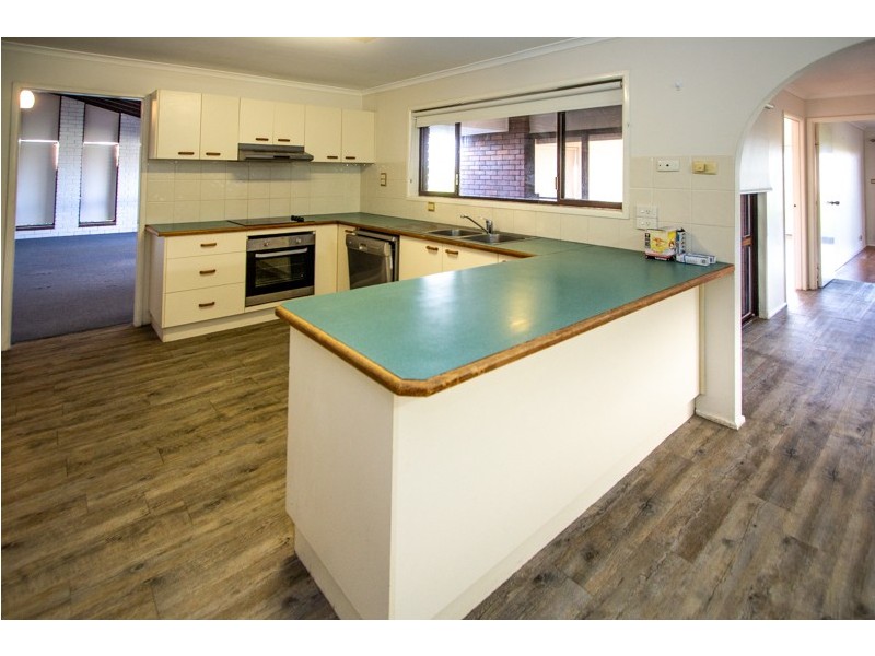 36 Raby Esplanade, Ormiston QLD 4160