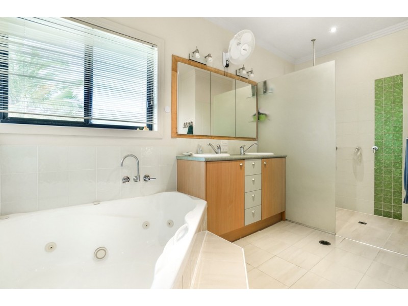 13 Allan Day Drive, Wellington Point QLD 4160