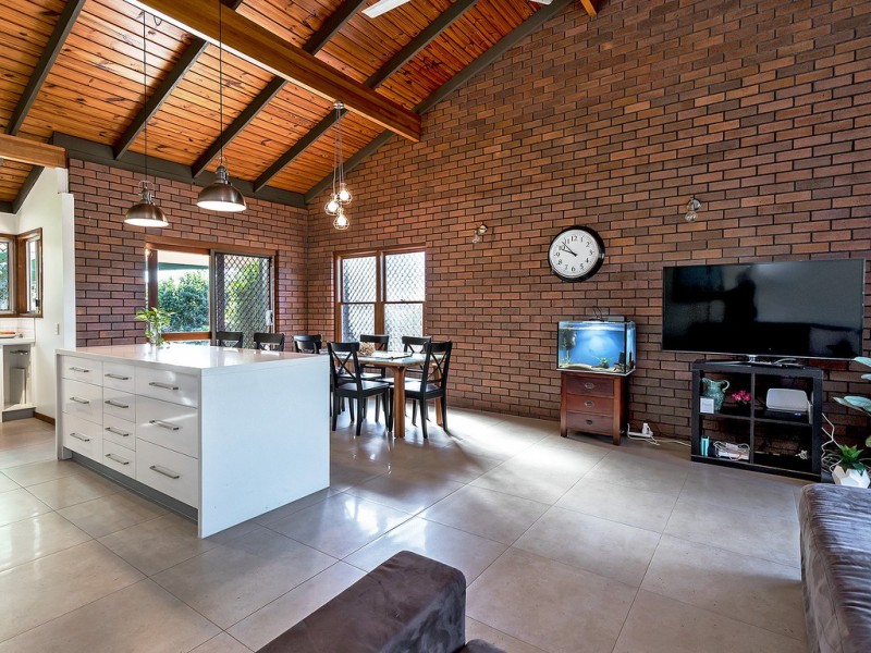 98 Bay Street, Cleveland QLD 4163