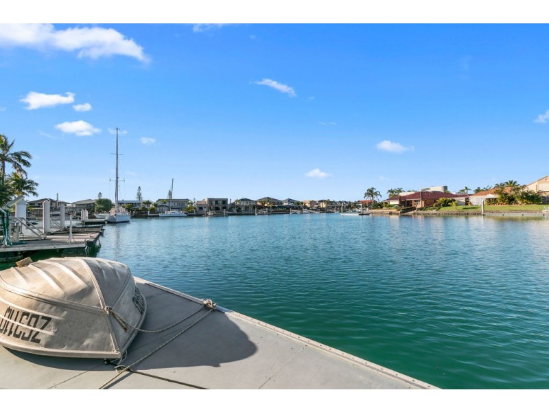 16 Seahaven Court, Raby Bay QLD 4163