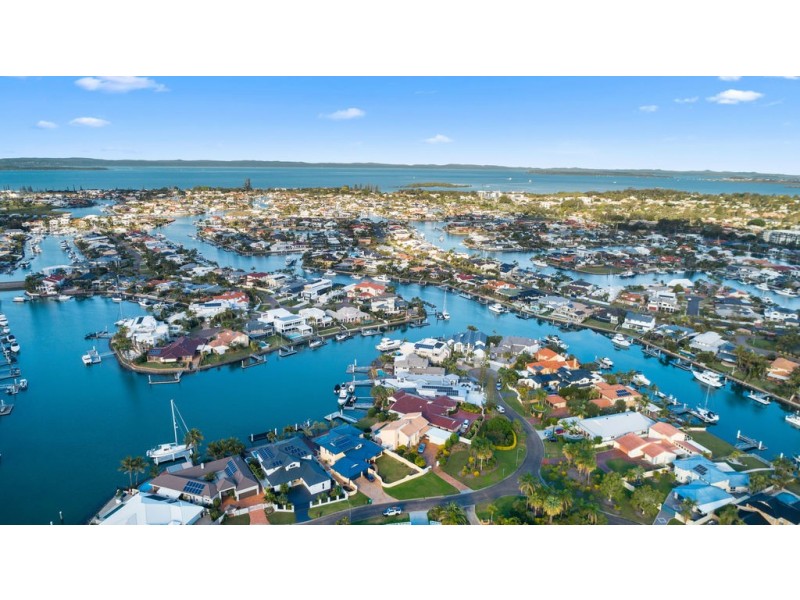 16 Seahaven Court, Raby Bay QLD 4163