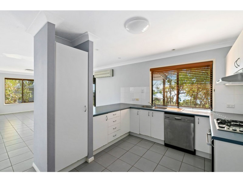 36 Blue Waters Crescent, Macleay Island QLD 4184