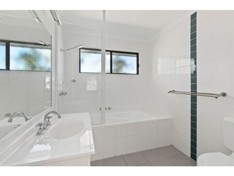 36 Blue Waters Crescent, Macleay Island QLD 4184