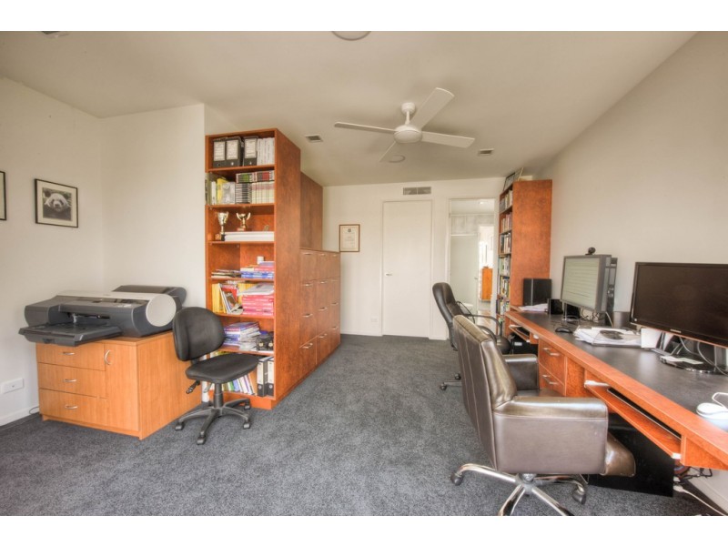 14 Bonaventure Court, Raby Bay QLD 4163