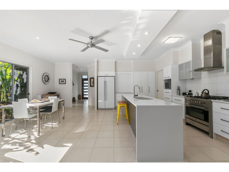 30 Little Shore Street, Cleveland QLD 4163