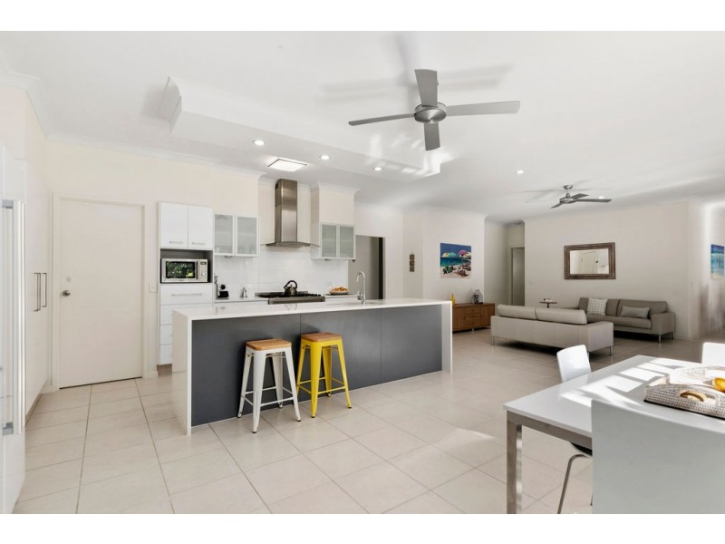 30 Little Shore Street, Cleveland QLD 4163