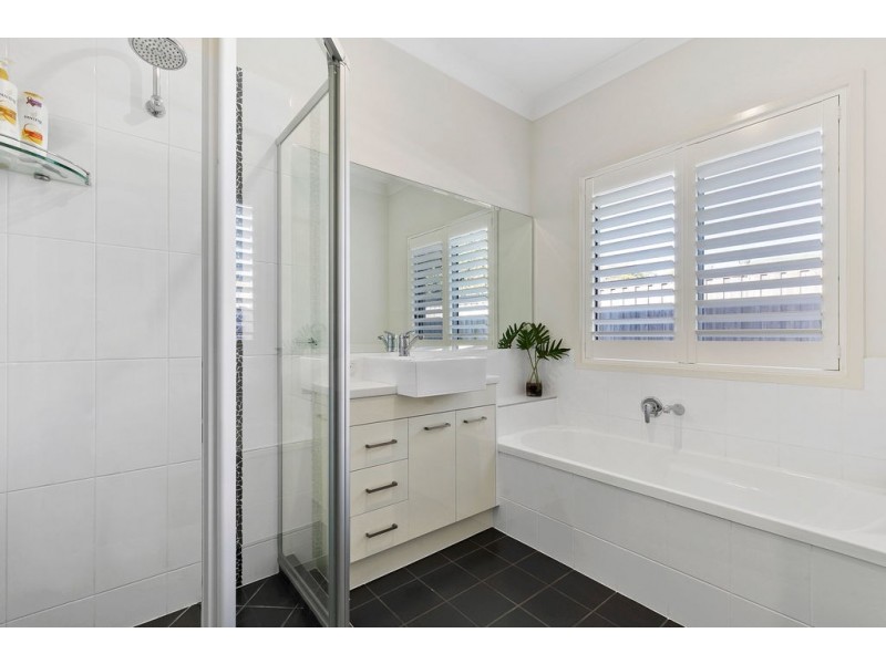 30 Little Shore Street, Cleveland QLD 4163