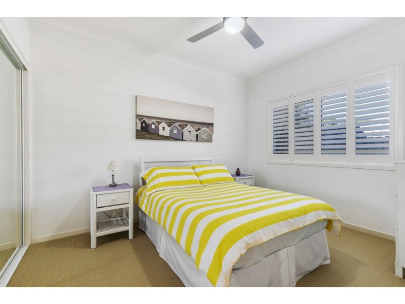 30 Little Shore Street, Cleveland QLD 4163