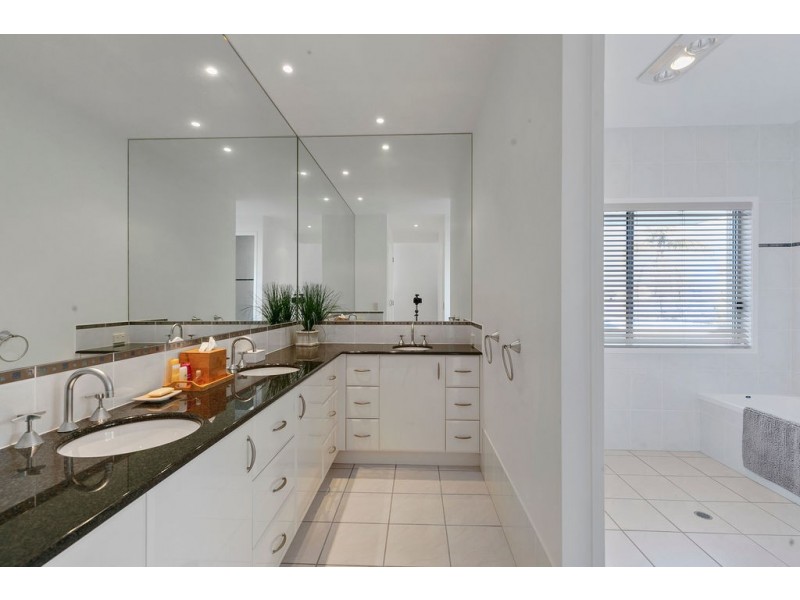 12 Seacrest Court, Raby Bay QLD 4163