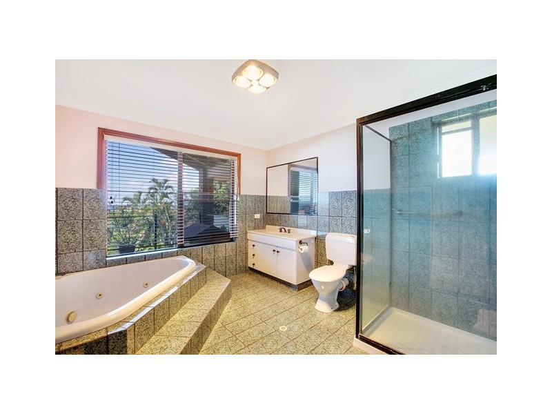 30 Queen Street, Redland Bay QLD 4165