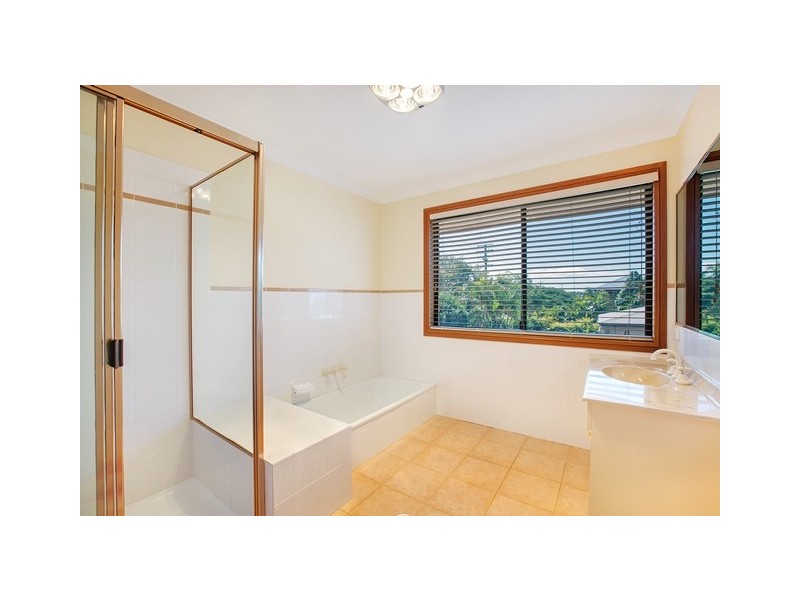 30 Queen Street, Redland Bay QLD 4165