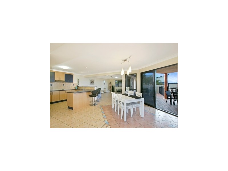 10 Torquay Road, Redland Bay QLD 4165