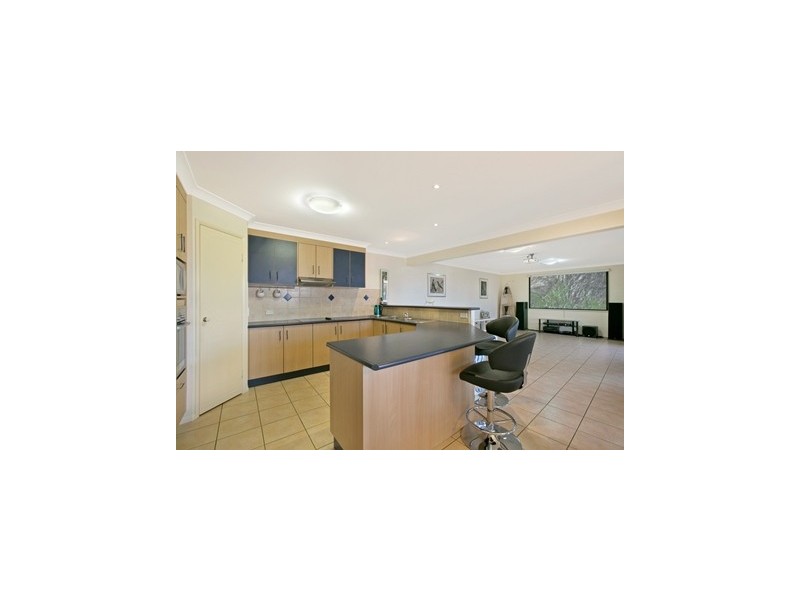 10 Torquay Road, Redland Bay QLD 4165