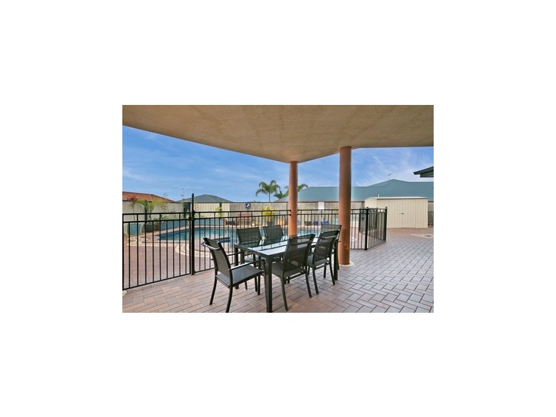 10 Torquay Road, Redland Bay QLD 4165