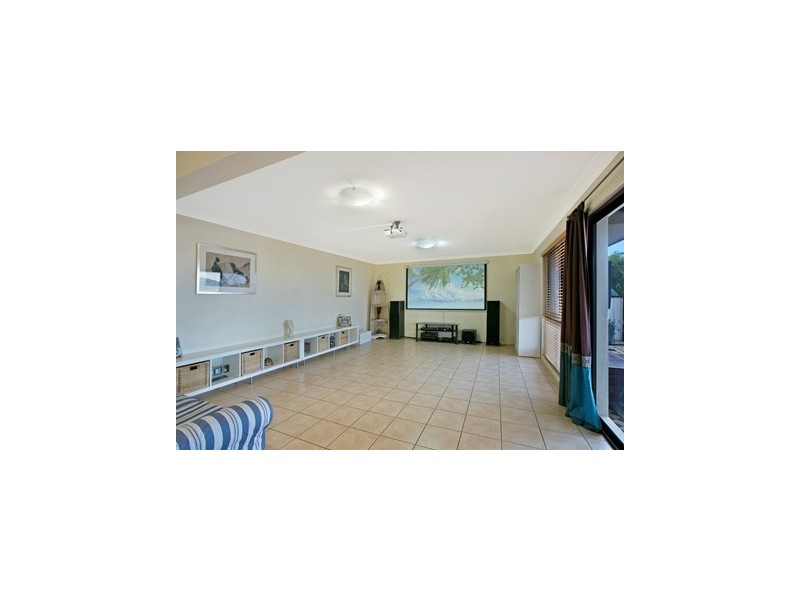 10 Torquay Road, Redland Bay QLD 4165
