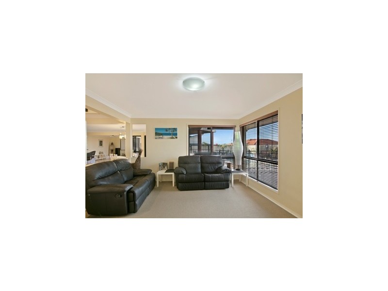 10 Torquay Road, Redland Bay QLD 4165