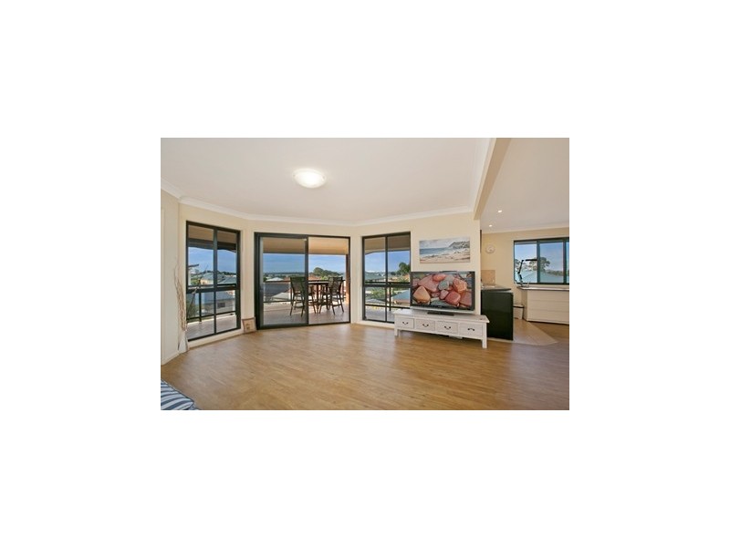 10 Torquay Road, Redland Bay QLD 4165