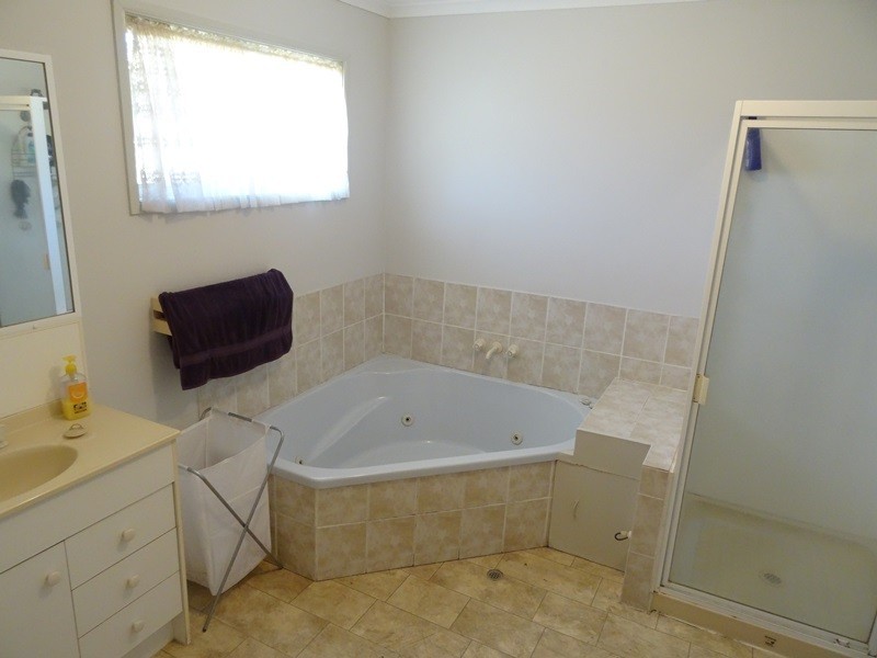 6-8 Eastern Road, Macleay Island QLD 4184