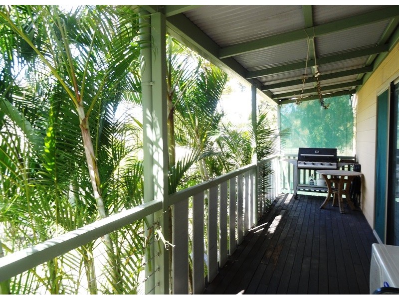 6-8 Eastern Road, Macleay Island QLD 4184