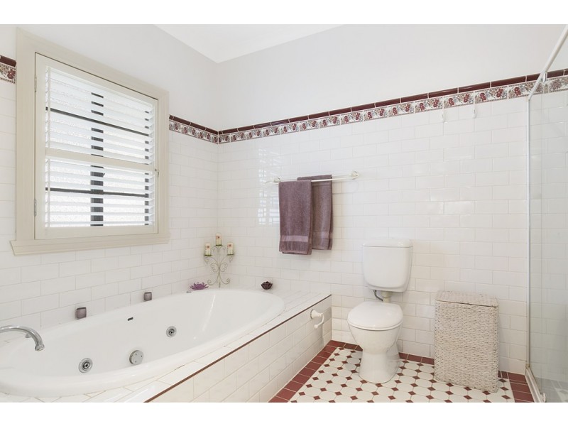 101 Passage Street, Cleveland QLD 4163