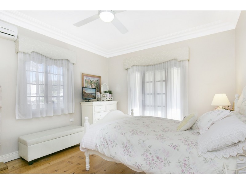 101 Passage Street, Cleveland QLD 4163