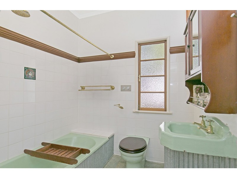 101 Passage Street, Cleveland QLD 4163