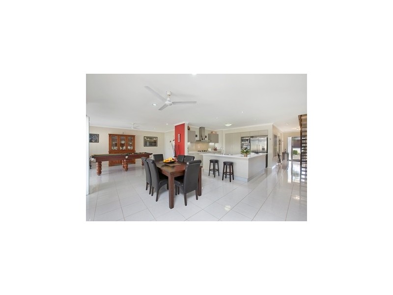 12 Baylink Drive, Redland Bay QLD 4165