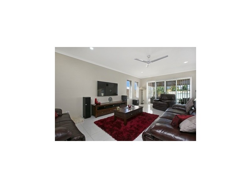 12 Baylink Drive, Redland Bay QLD 4165