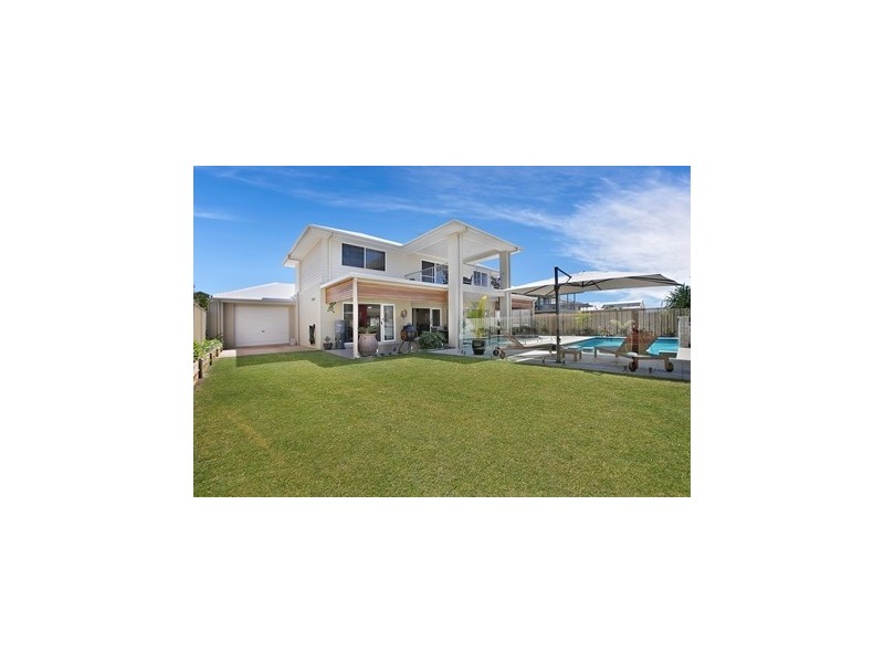 12 Baylink Drive, Redland Bay QLD 4165