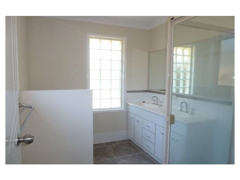 31 The Boulevards, Redland Bay QLD 4165