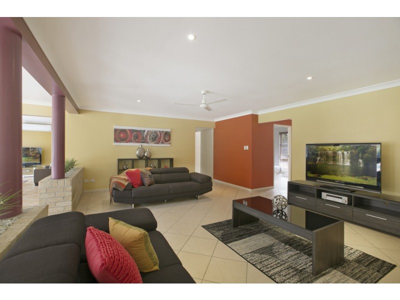 3 Alex Court, Redland Bay QLD 4165