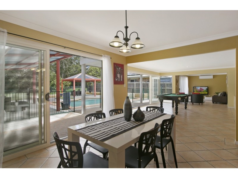 3 Alex Court, Redland Bay QLD 4165