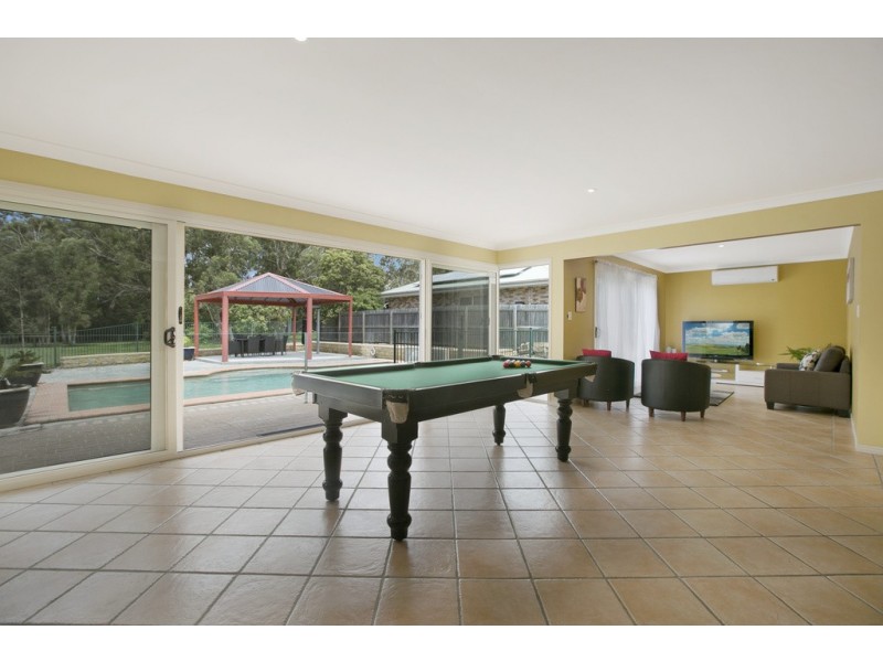 3 Alex Court, Redland Bay QLD 4165